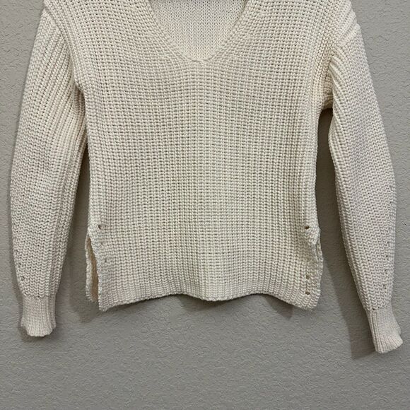EVERLANE Ribbed V-Neck Cropped Pullover Sweater L/S in Solid Cream - Picture 5 of 10